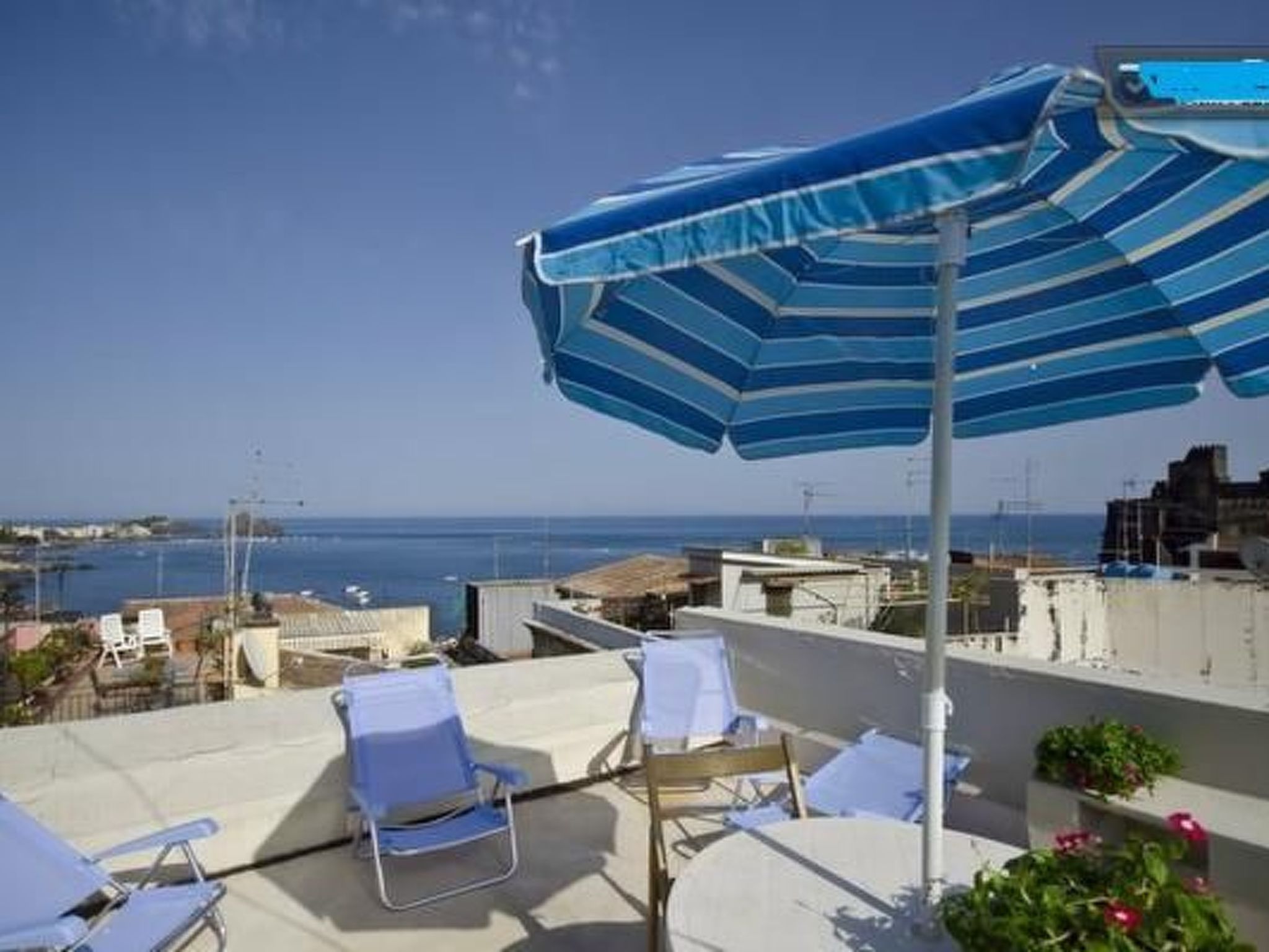 Haus mit Blick auf das Meer von Acicastello&rdquo; 
 Hier sind Sie richtig in Sizilien, in einer behaglichen und familiären Atmosphäre. Erleben Sie das Zusammenspiel des wunderbaren Meeres mit der N..