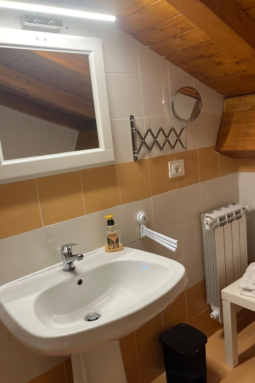 Anwesen "Casa Malù" mit Blick aufs Wasser-Image-tags.info