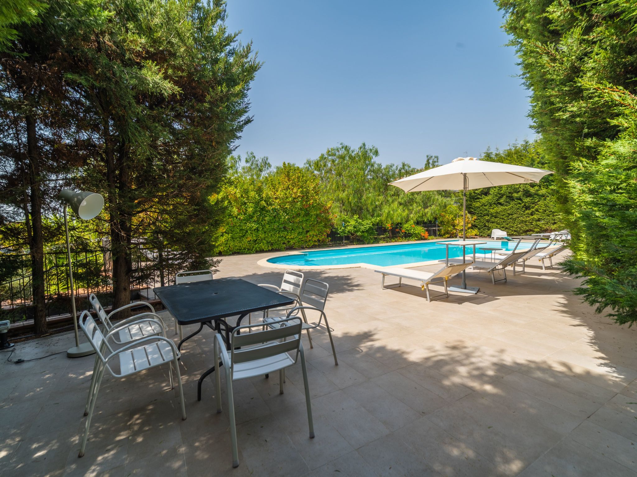 Für 11 Personen in Pedara, Sizilien (Ostküste von Sizilien)-Buiten