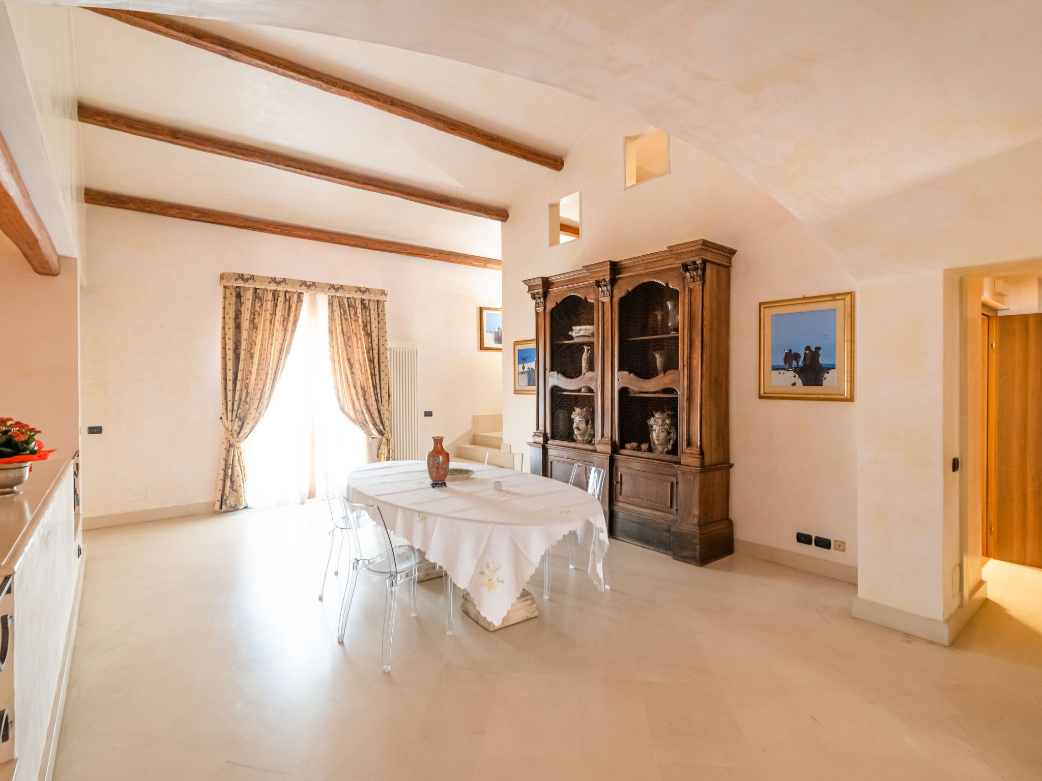 Für 11 Personen in Pedara, Sizilien (Ostküste von Sizilien)-Binnen