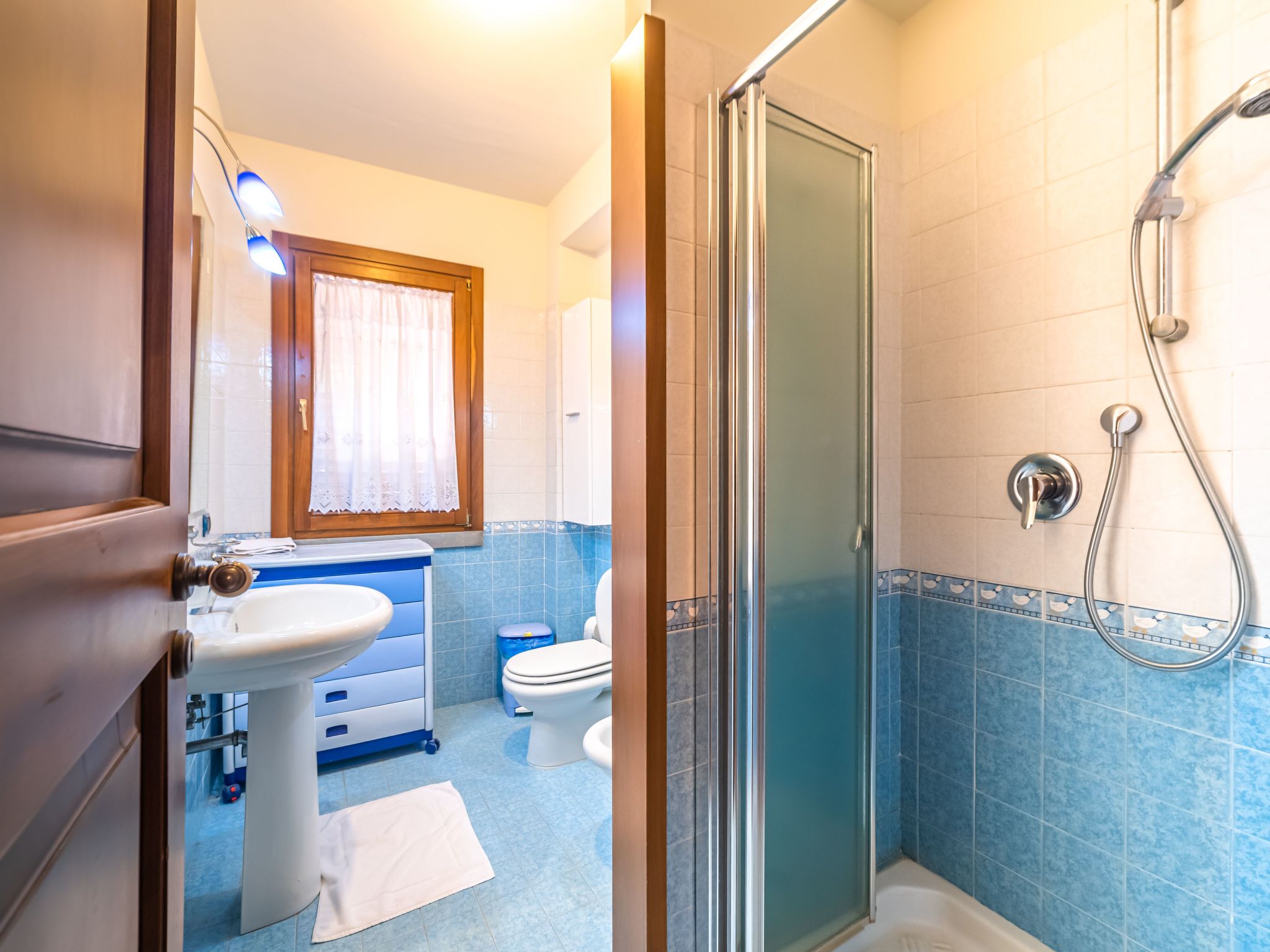 Für 11 Personen in Pedara, Sizilien (Ostküste von Sizilien)-Binnen