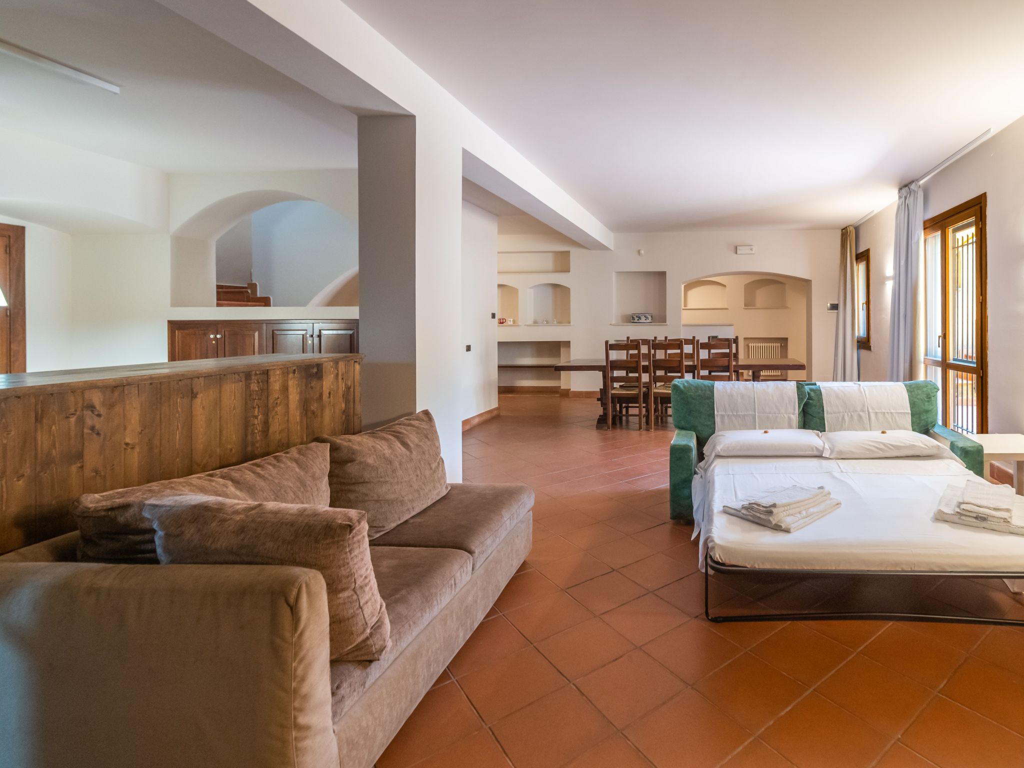 Für 11 Personen in Pedara, Sizilien (Ostküste von Sizilien)-Binnen