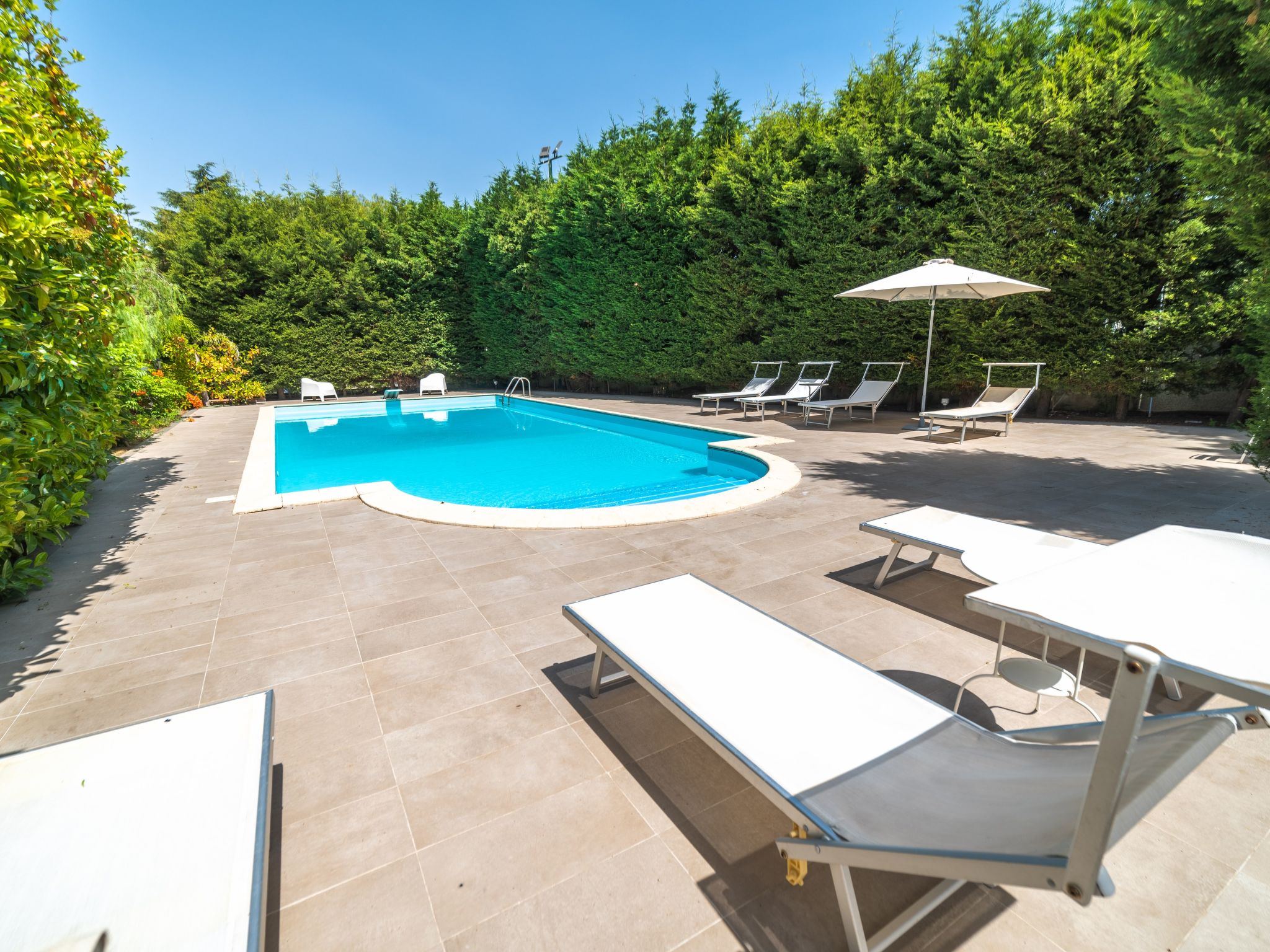 Für 11 Personen in Pedara, Sizilien (Ostküste von Sizilien)-Buiten