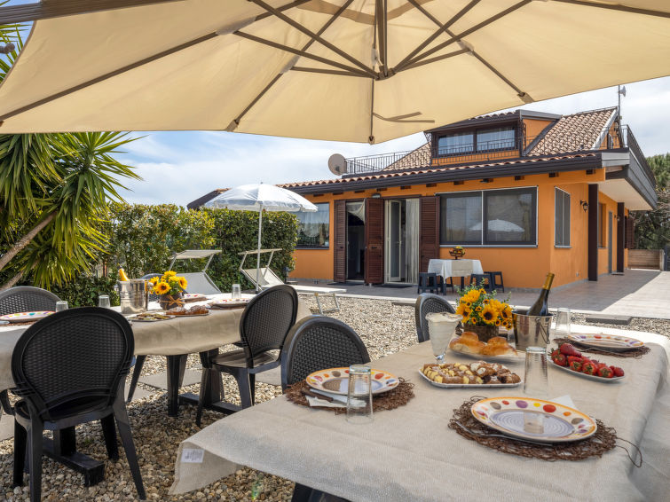 Search and Stay destination Città metropolitana di Catania, Sicilia - Italy from AU$ 156. Arancio
