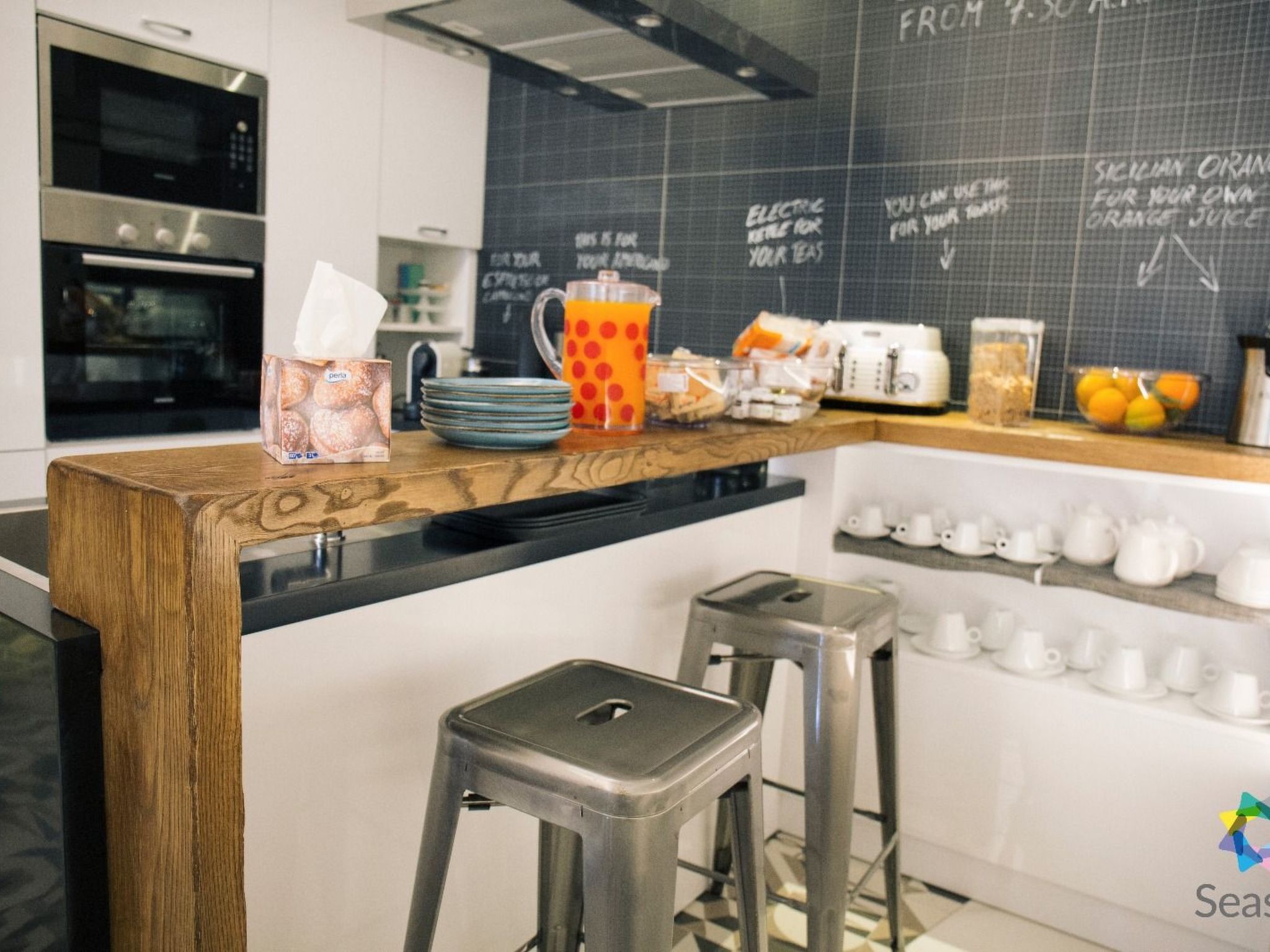 Lavino Zafferana-Inside