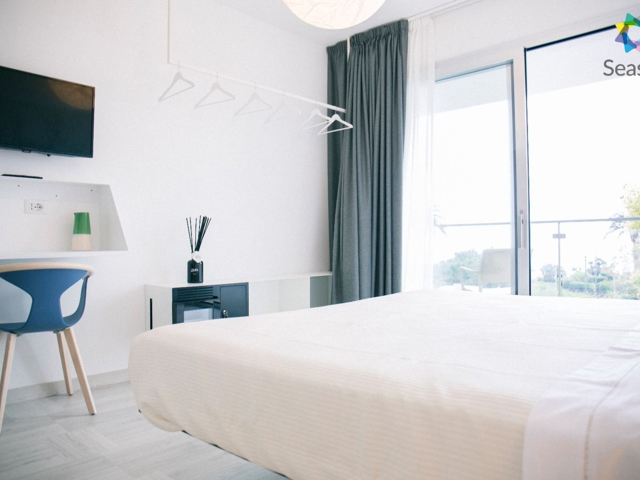 Lavino Zafferana-Inside