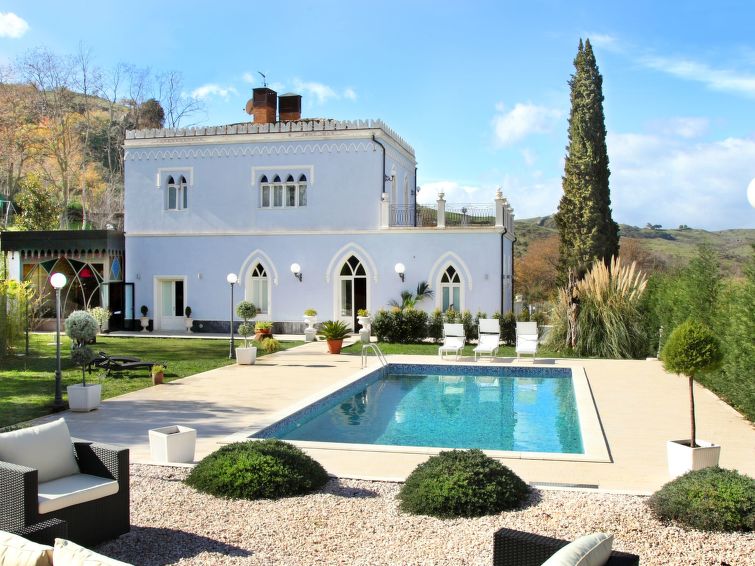 Geräumiges Ferienhaus Mit Pool - Catania