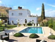 Geräumiges Ferienhaus mit Pool