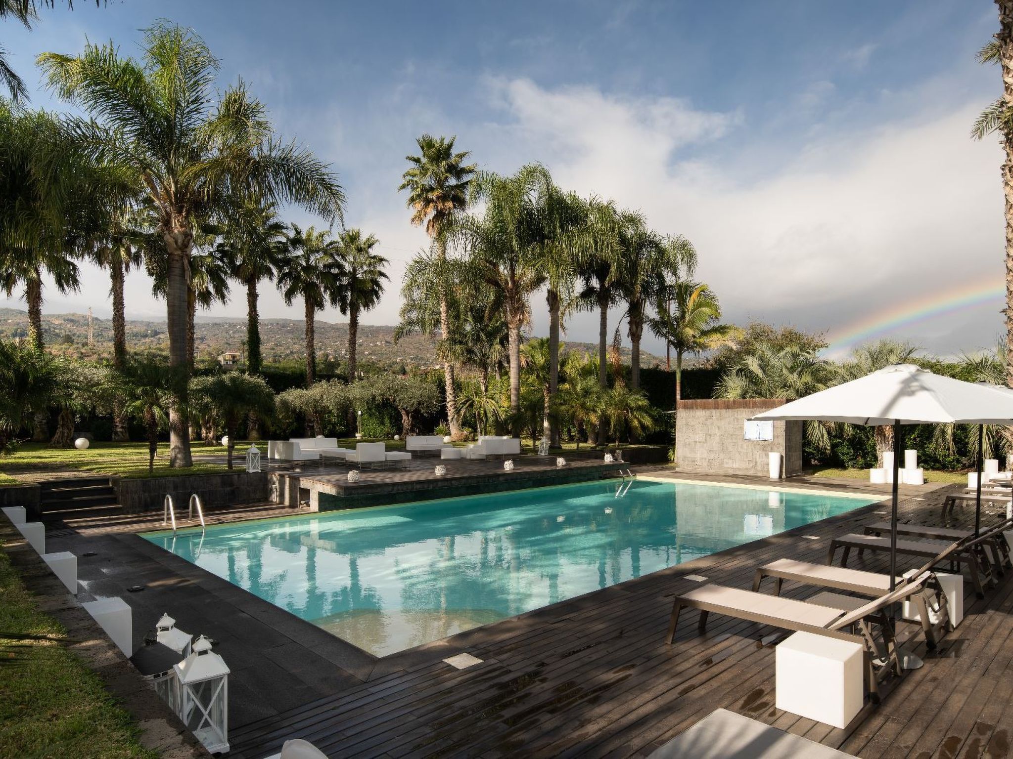 Villa Carlino White