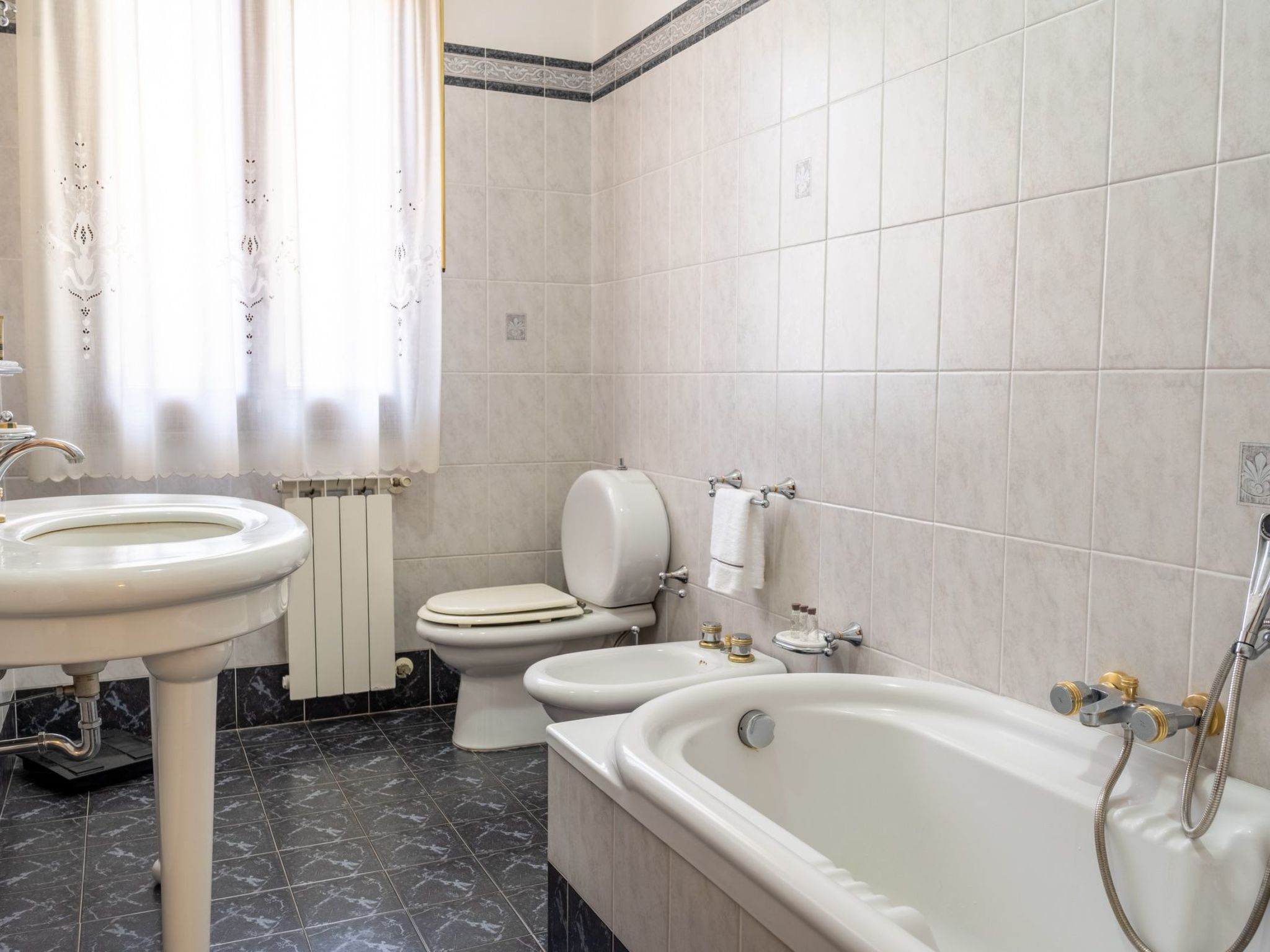 Villa Cesare-Image-tags.info