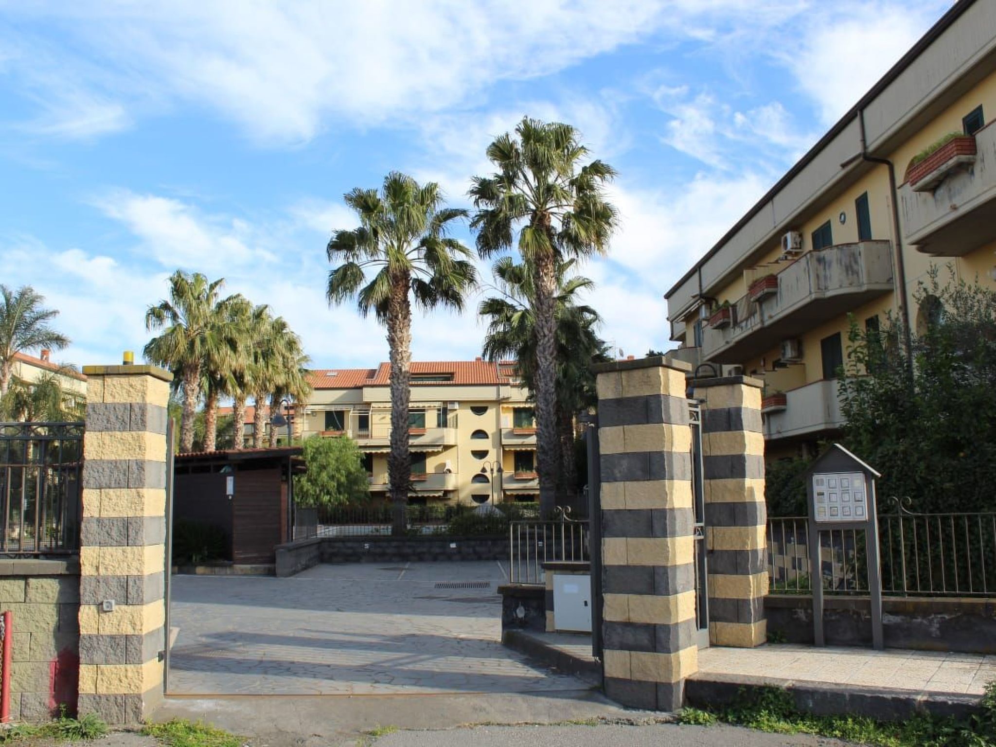 "Sicily-Etna-Taormina"-Dedans