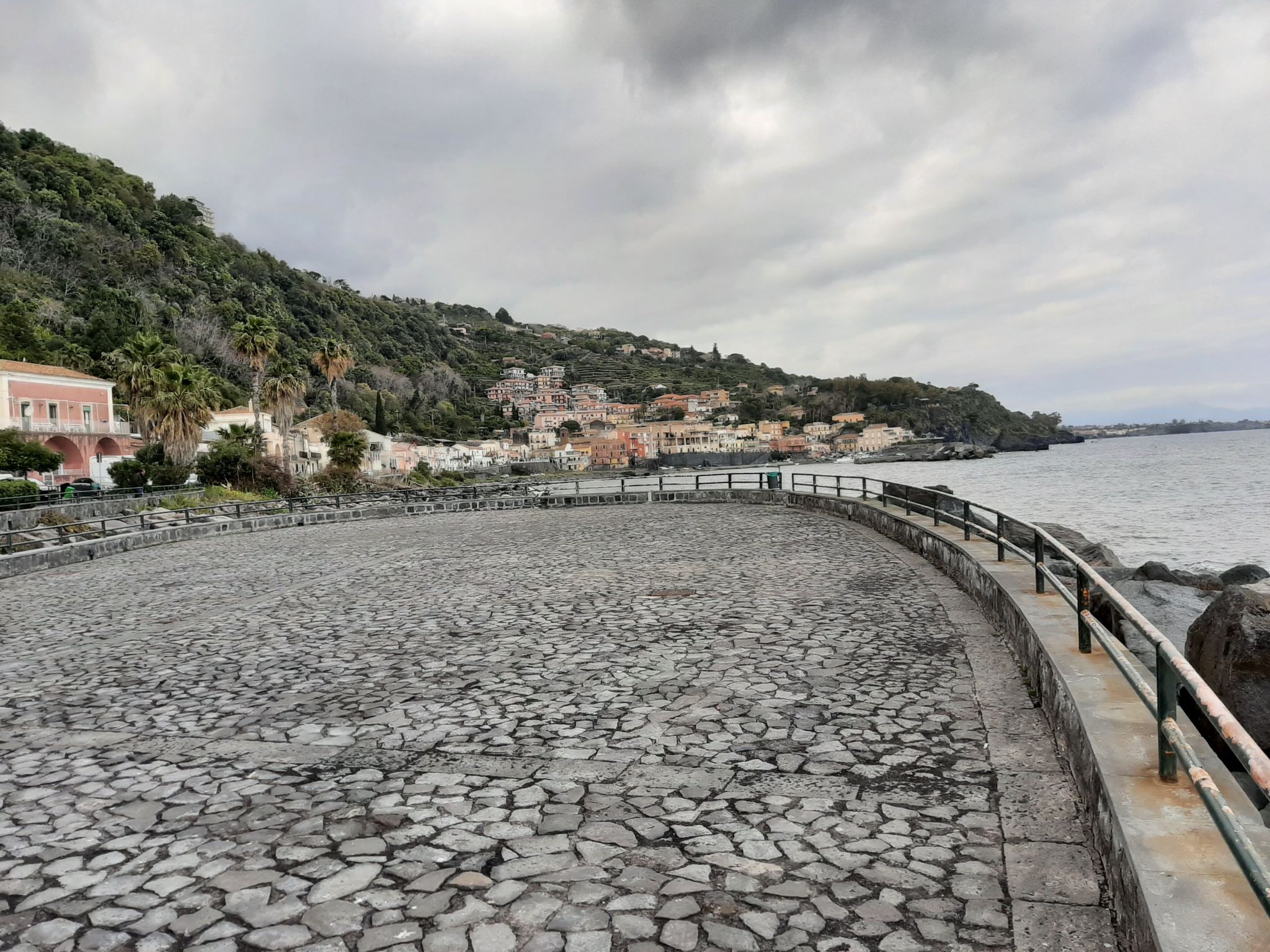 "Sicily-Etna-Taormina"-Dedans