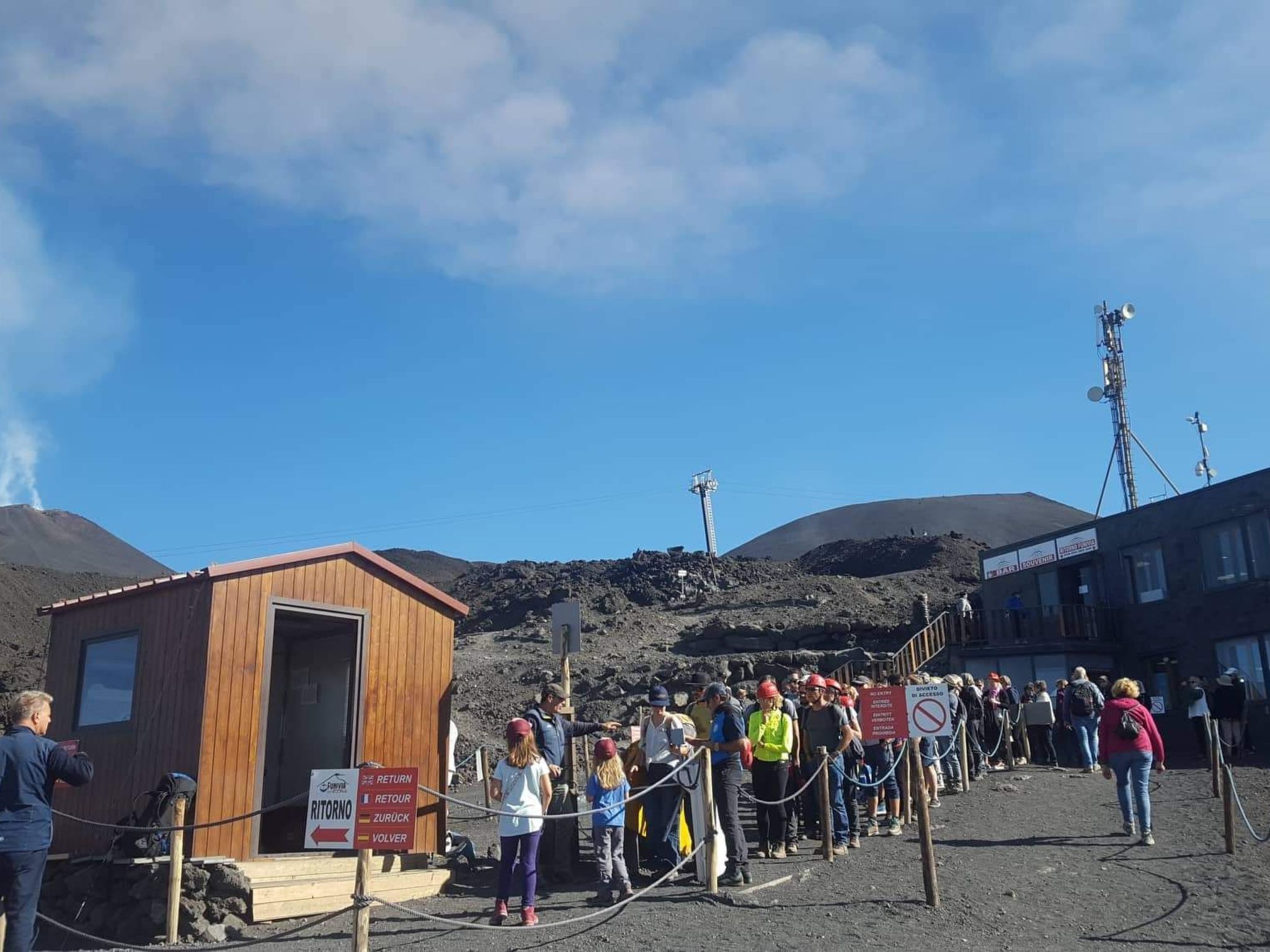 "Sicily-Etna-Taormina"-Dedans