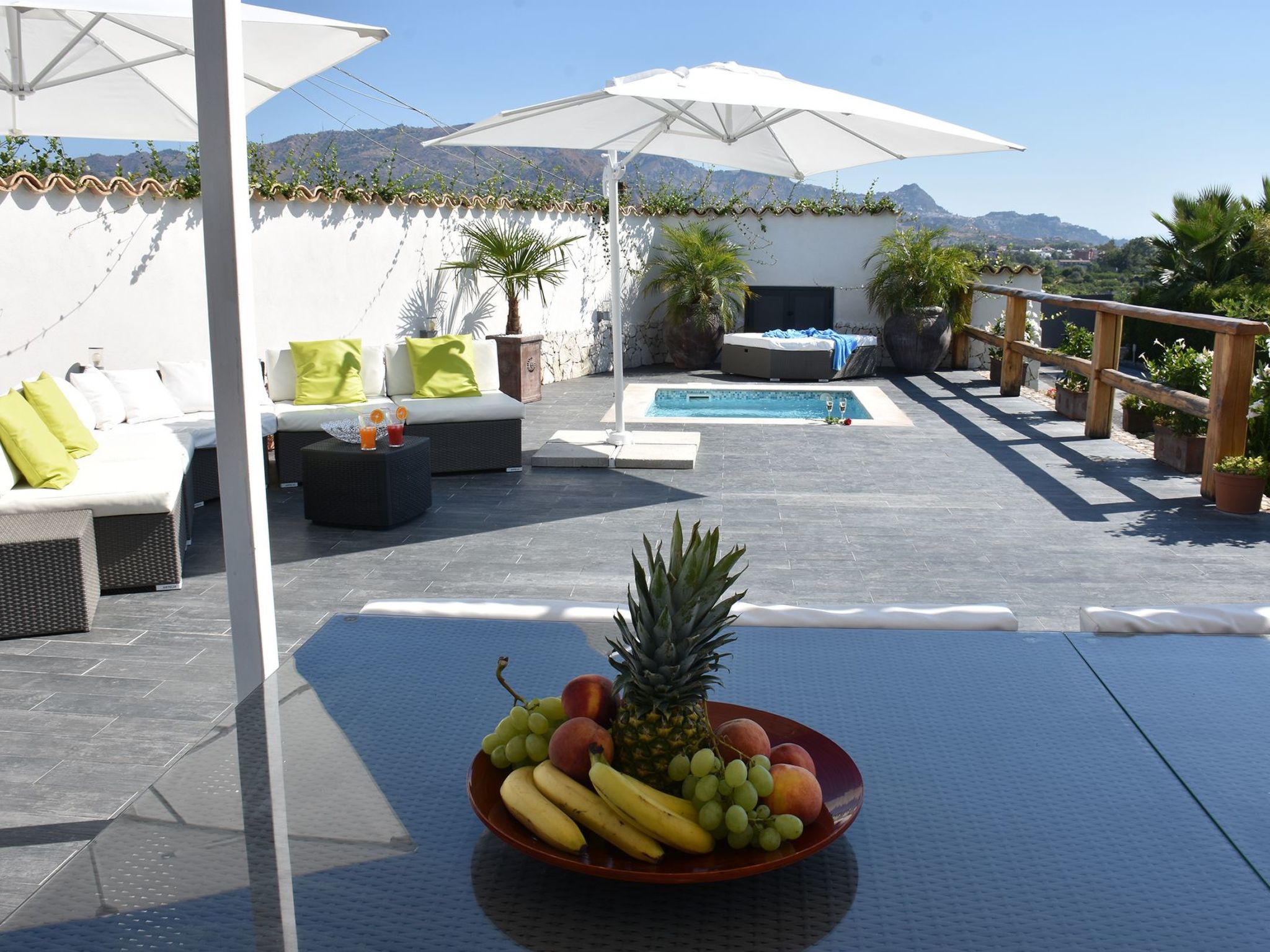 Ferienvilla 'Villa Fenice' mit privatem Pool-Binnen