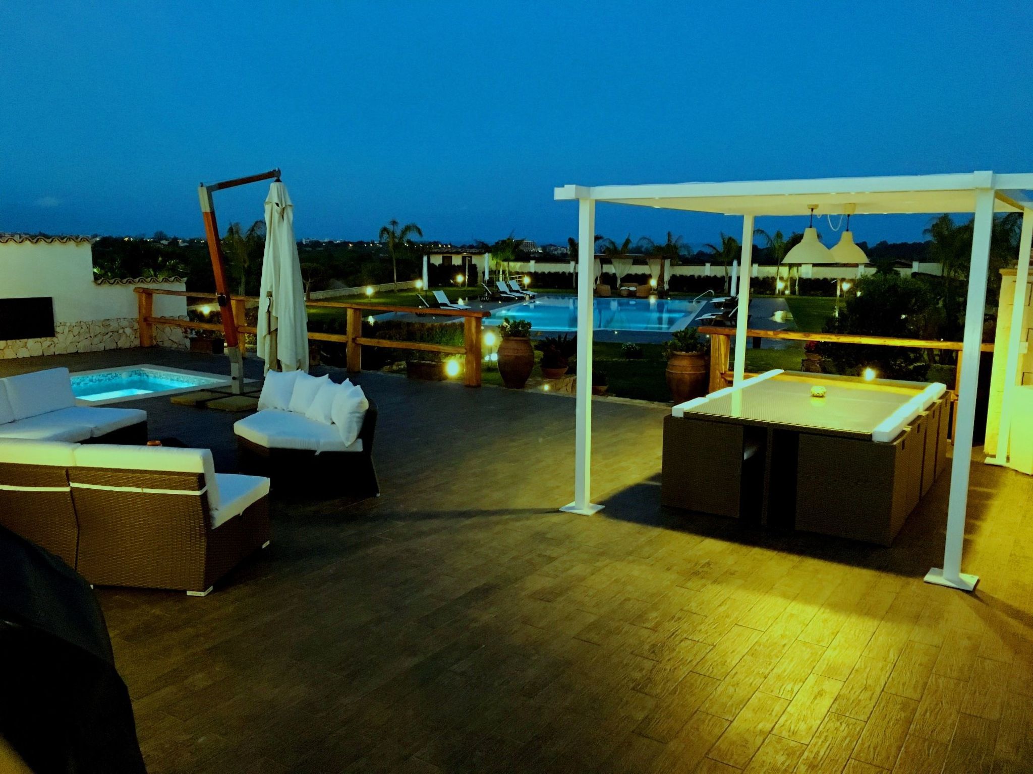 Ferienvilla 'Villa Fenice' mit privatem Pool-Binnen