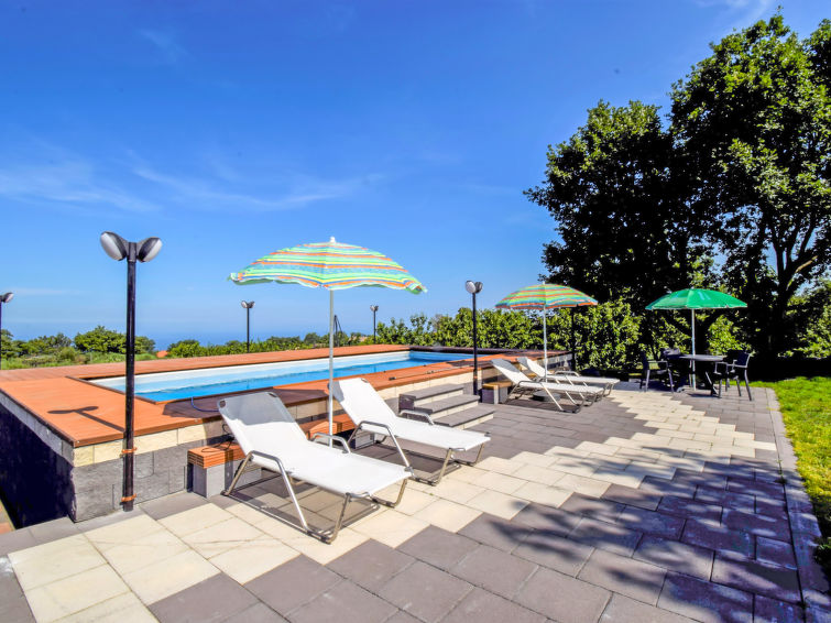 Search and Stay destination Città metropolitana di Catania, Sicilia - Italy from AU$ 188. Serena