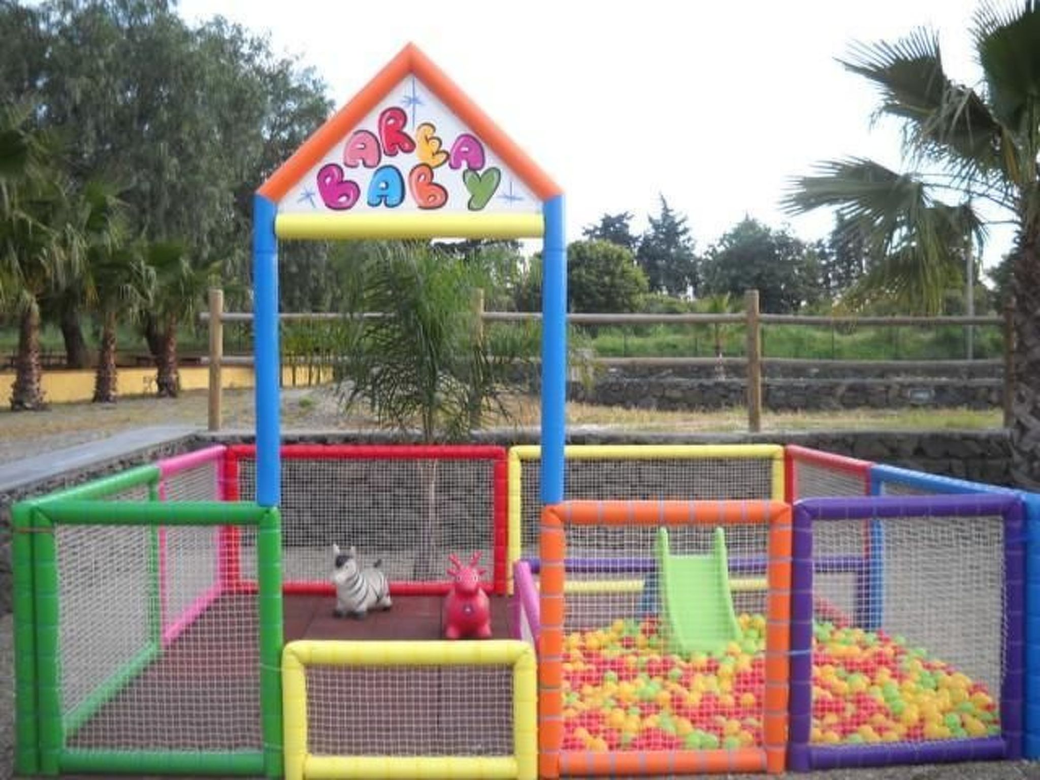 Wohnanlage Oase von Fiumefreddo-Buiten