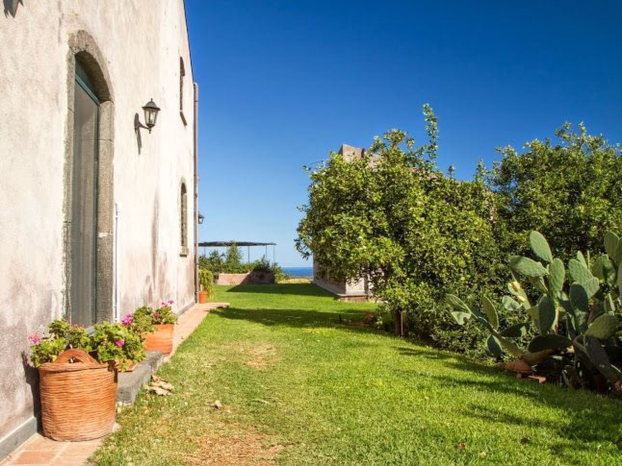 "Mandarin" mit Wasserblick-Buiten