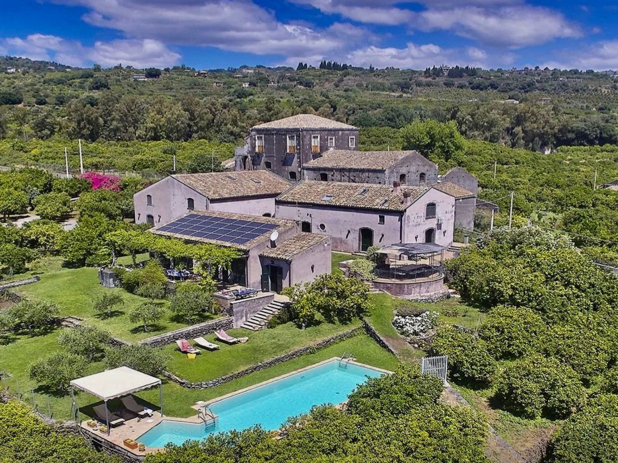 Vakantiehuis met privé zwembad in Fiumefreddo (Italië) voor 18 personen