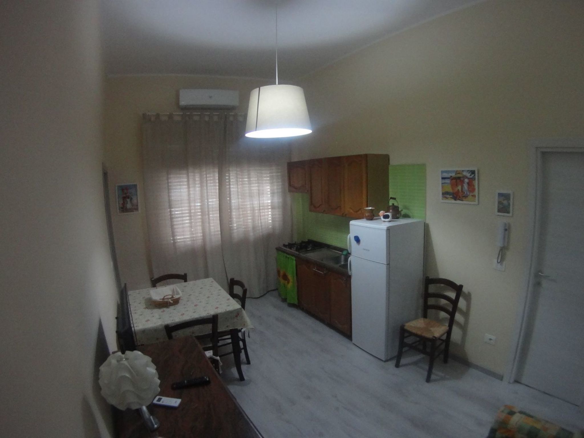 'The Sunflower House-Binnen