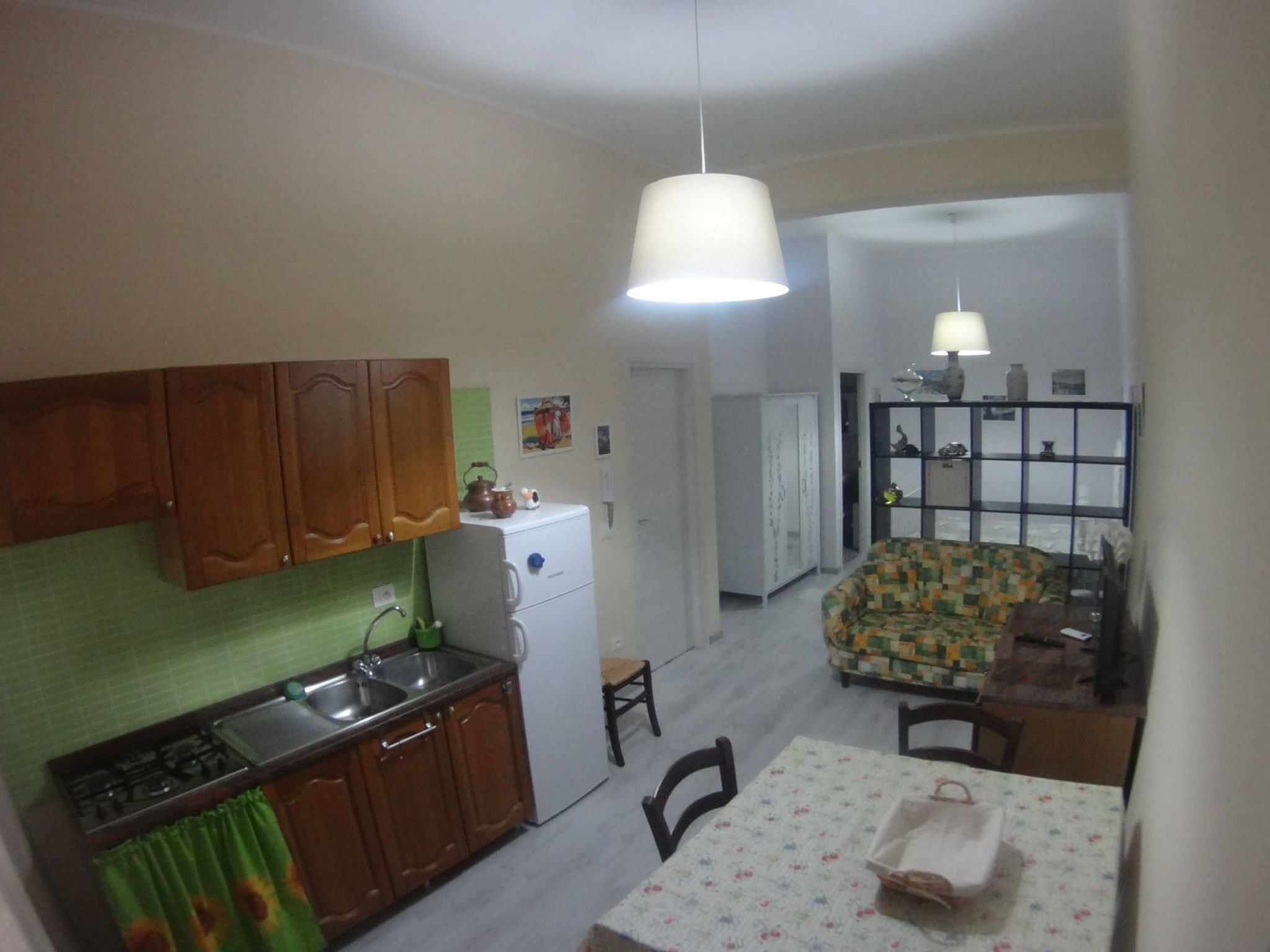 'The Sunflower House-Binnen