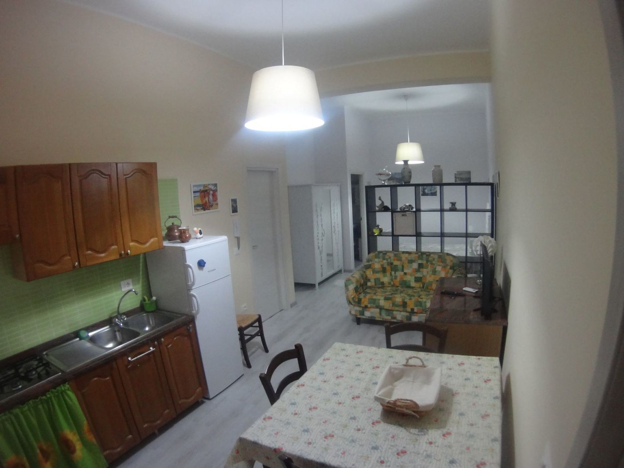 'The Sunflower House-Binnen