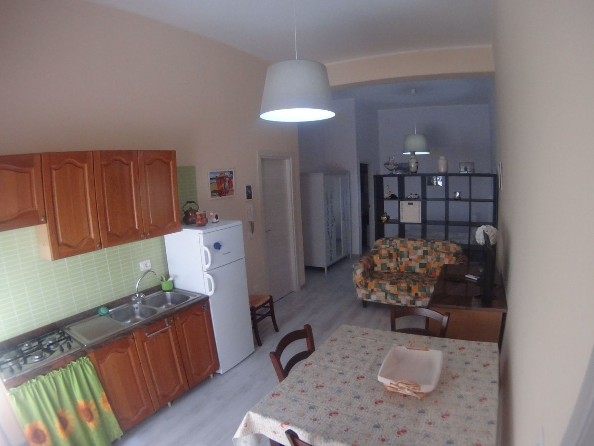 'The Sunflower House-Binnen