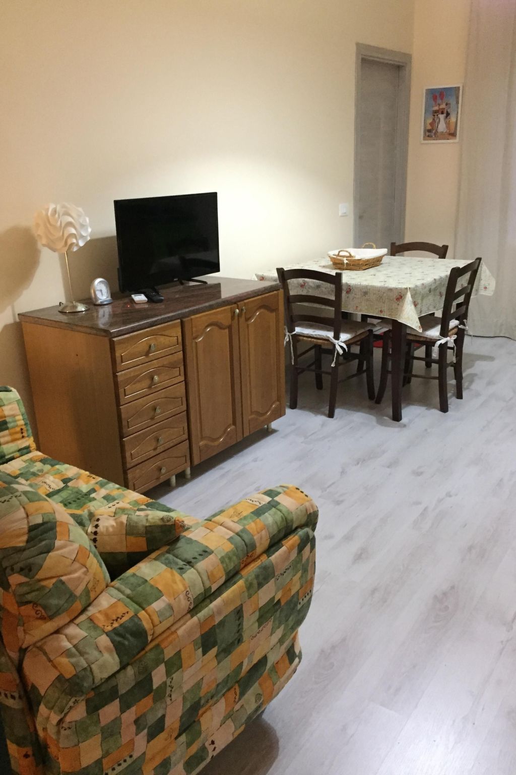 'The Sunflower House-Binnen