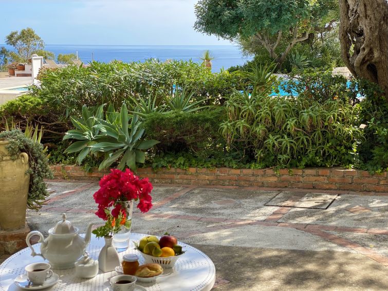 Taormina accommodation villas for rent in Taormina apartments to rent in Taormina holiday homes to rent in Taormina