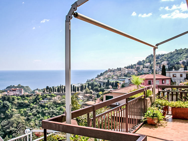 Ikebana Apartment in Taormina