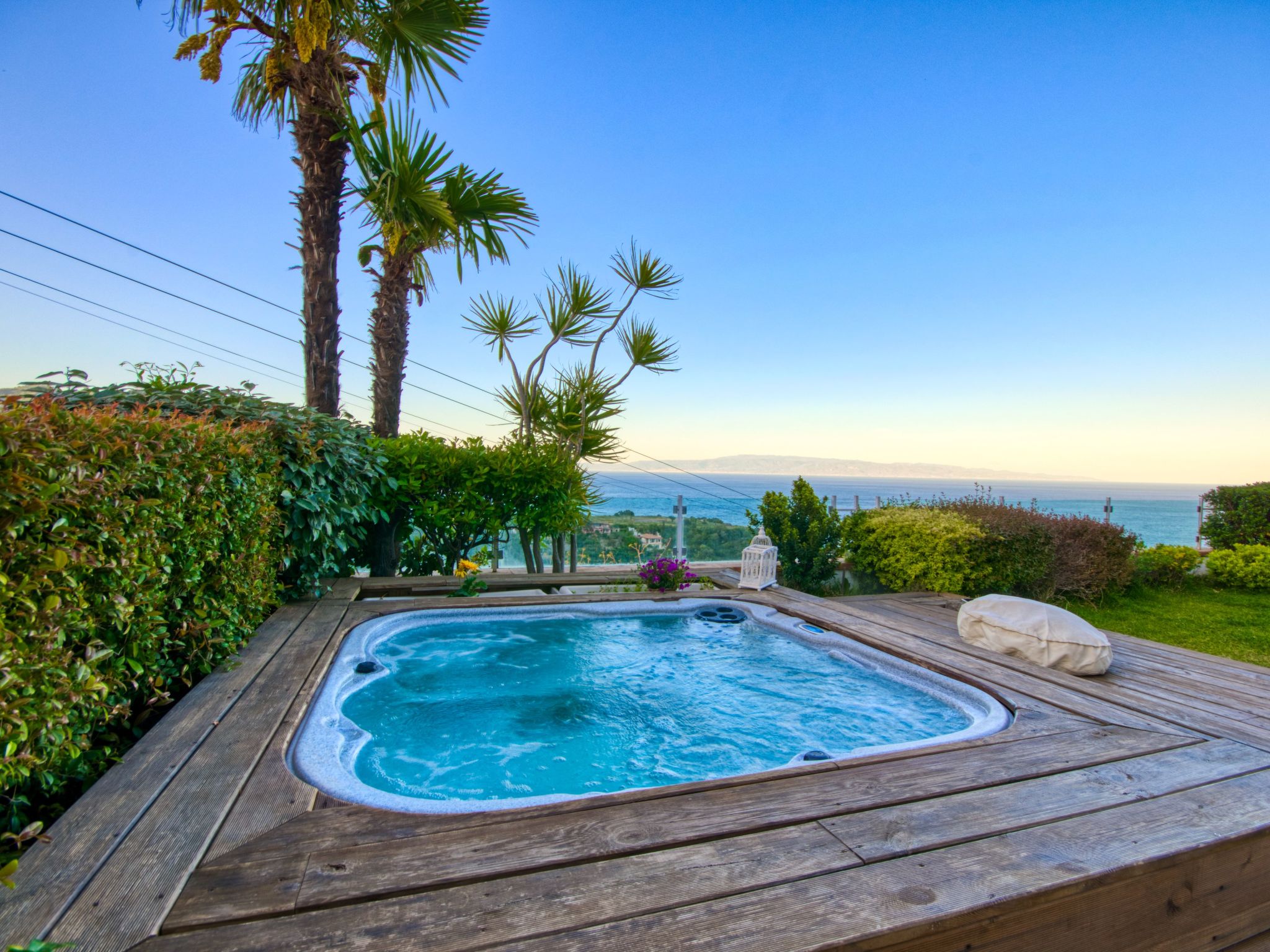 Ferienvilla mit Whirlpool-Buiten