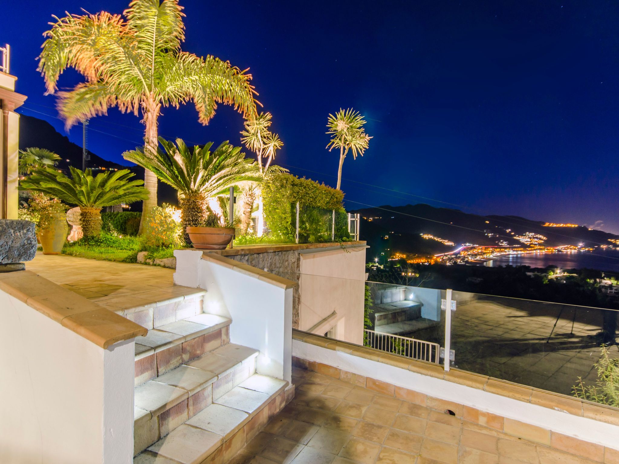 Ferienvilla mit Whirlpool-Image-tags.info