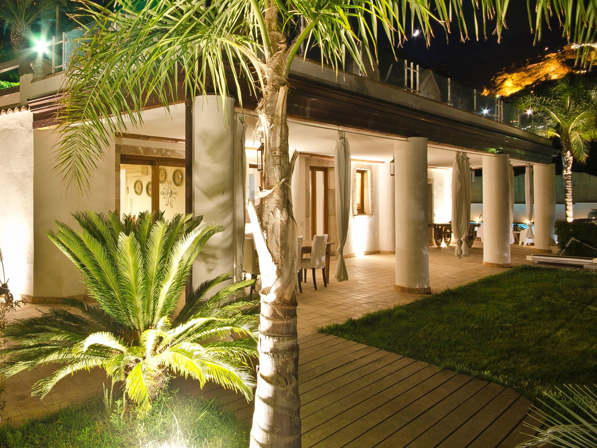 Ferienvilla mit Whirlpool-Image-tags.info