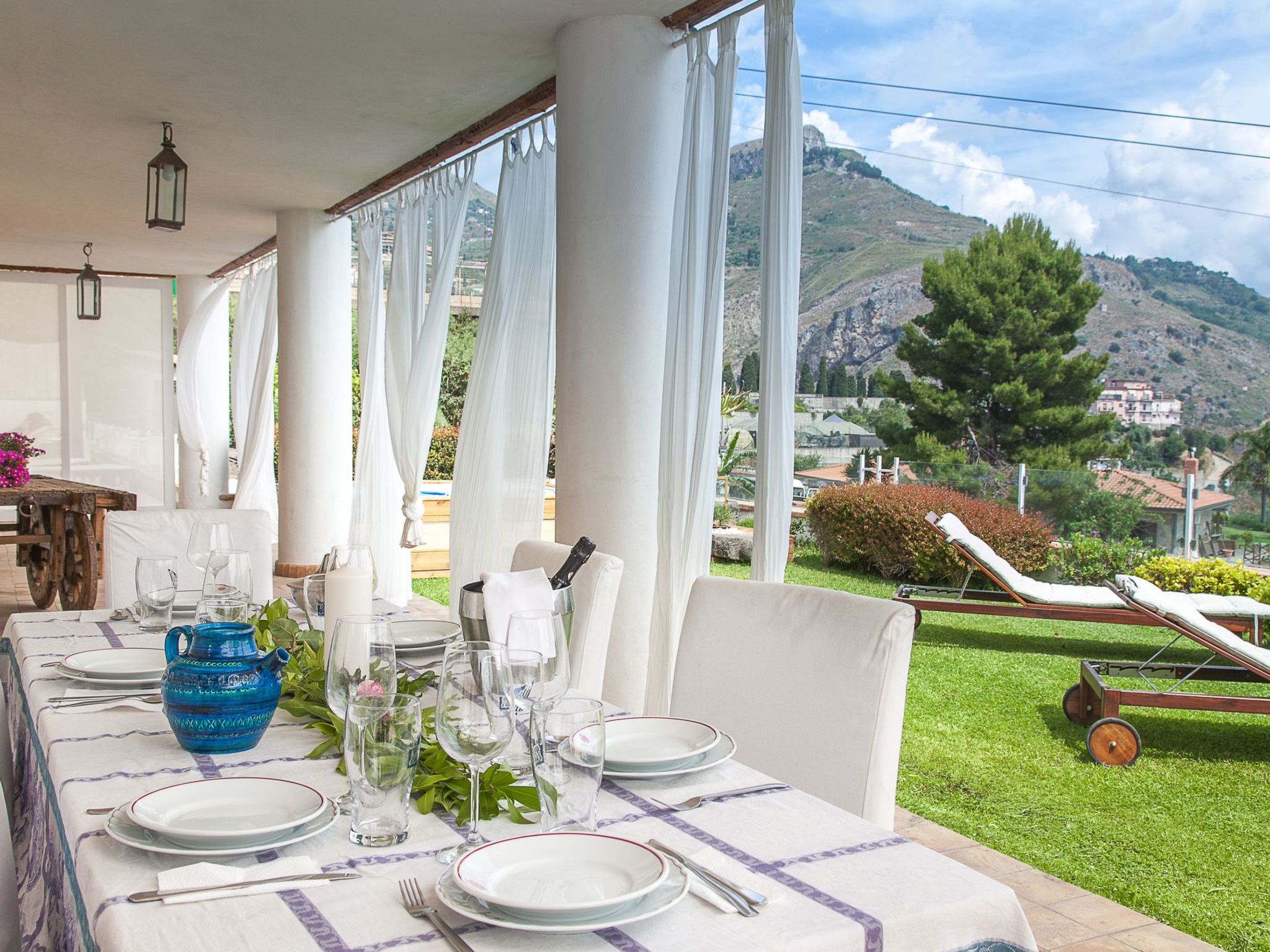 Ferienvilla mit Whirlpool-Buiten