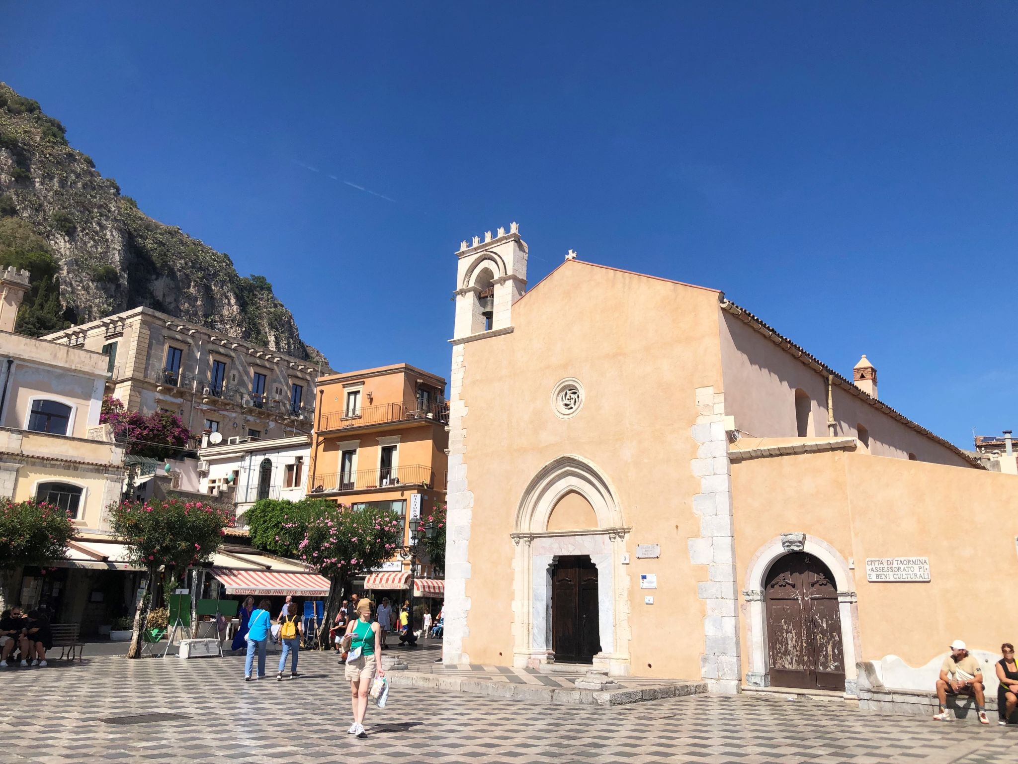 'Marinella Taormina-Umgebung