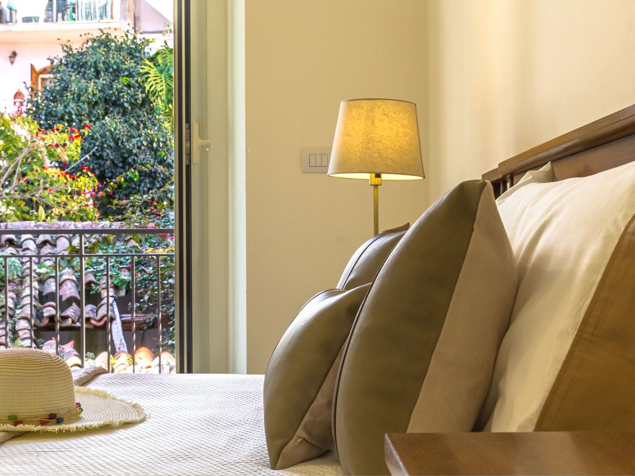 Das Haus des Großvaters in Taormina-Drinnen