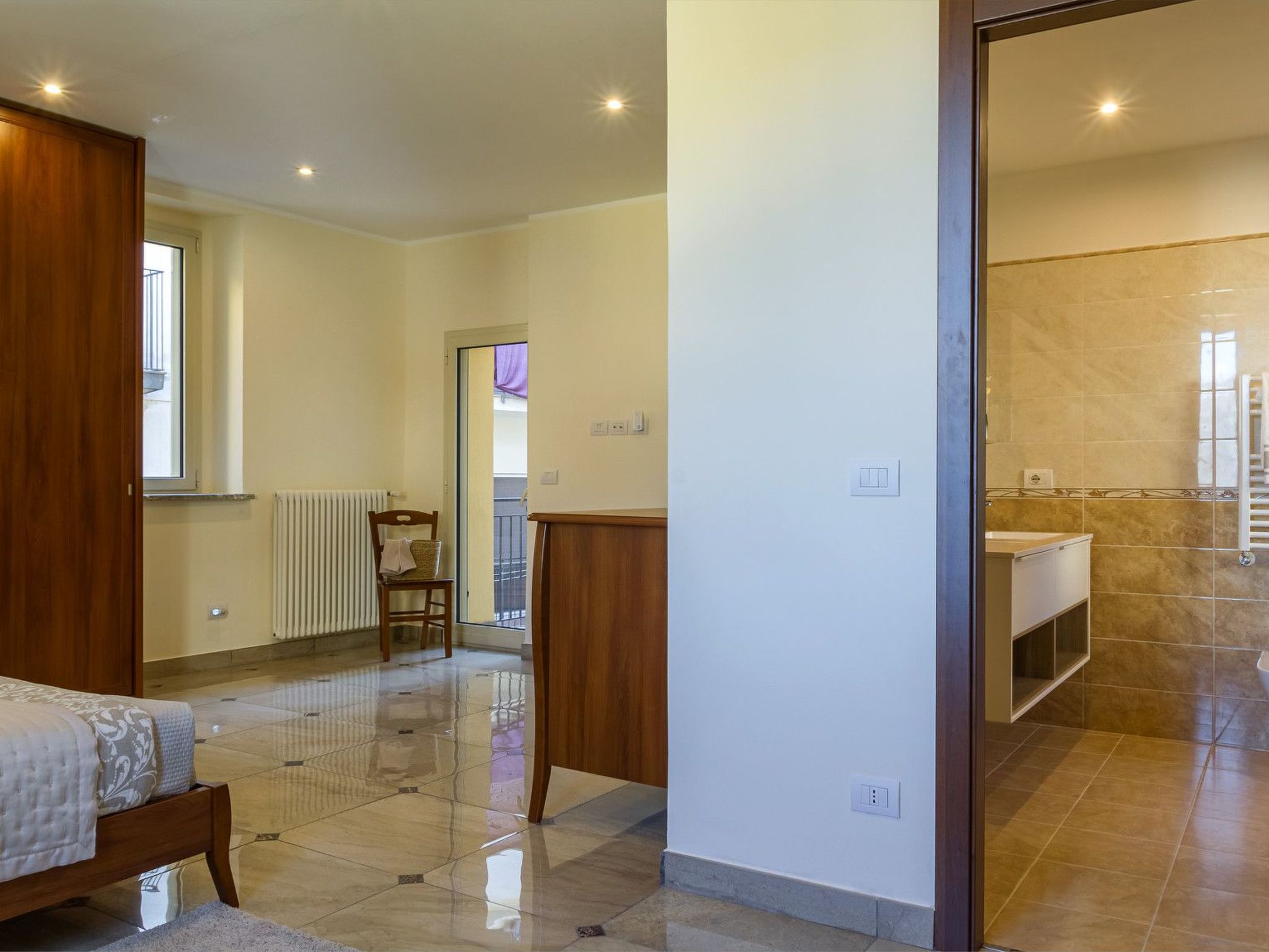 Das Haus des Großvaters in Taormina-Drinnen