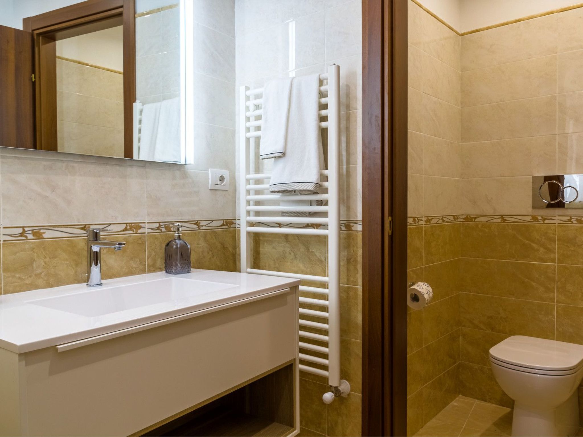 Das Haus des Großvaters in Taormina-Drinnen