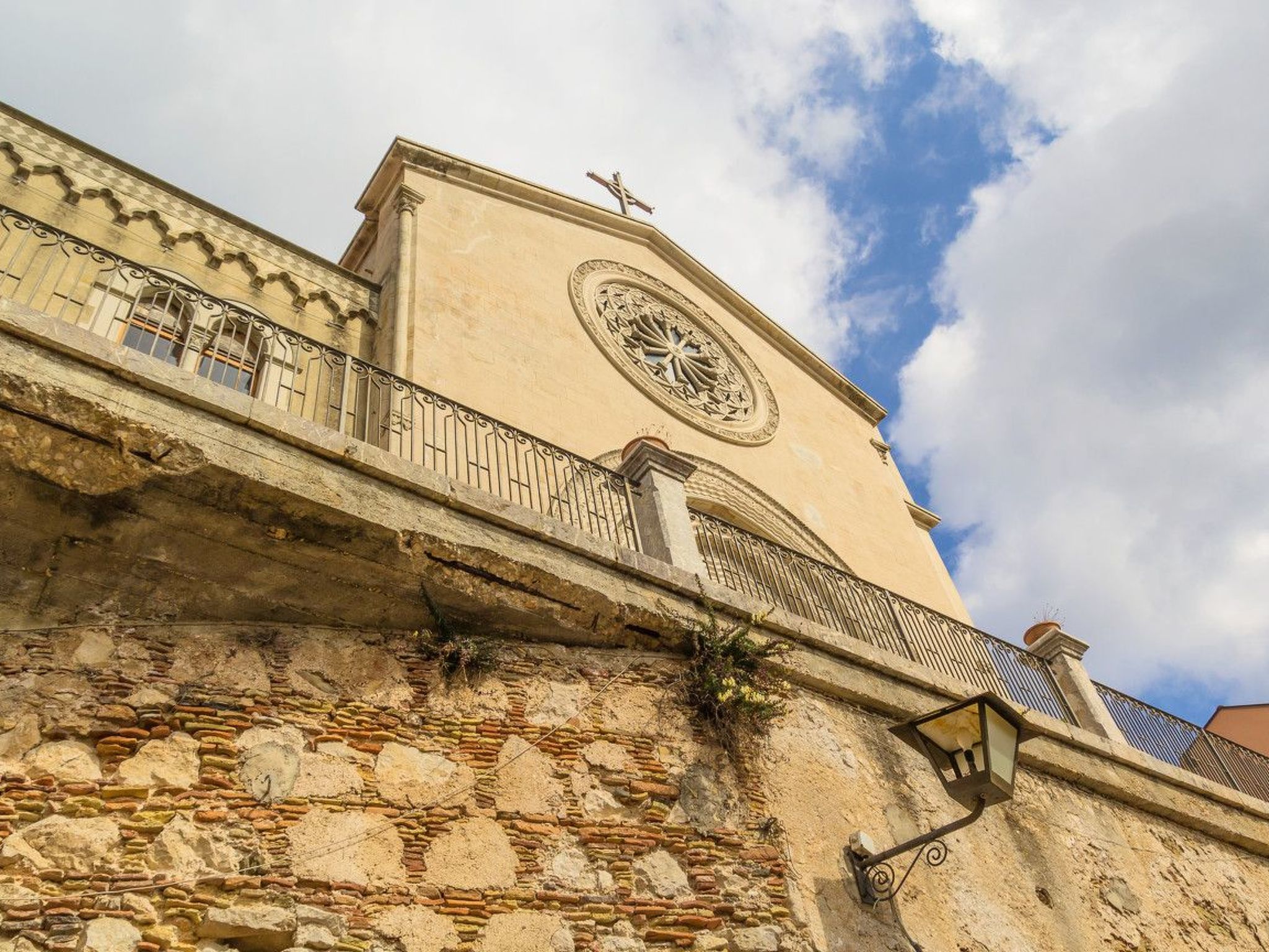 Das Haus des Großvaters in Taormina-Drinnen