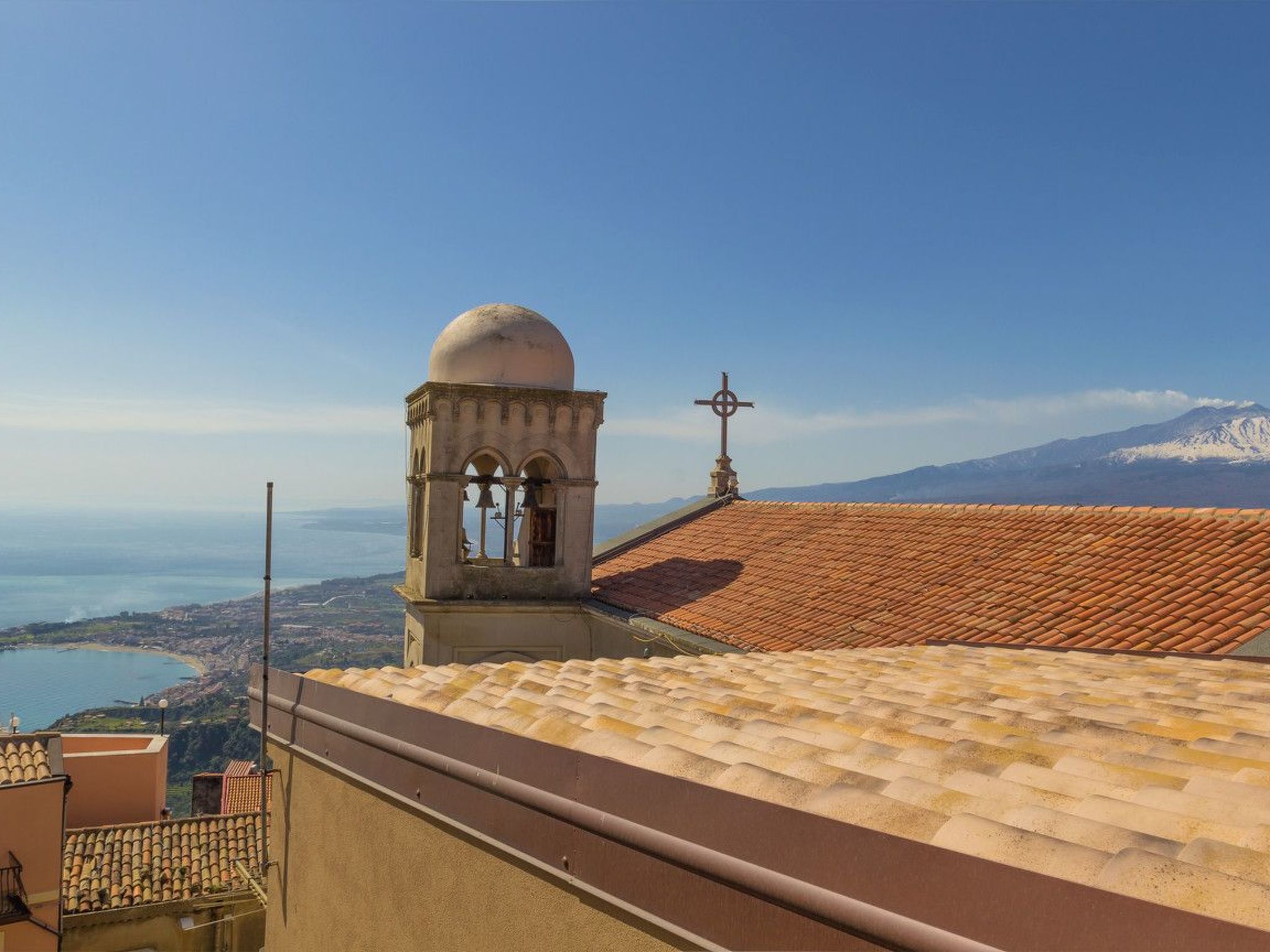 Das Haus des Großvaters in Taormina-Drinnen