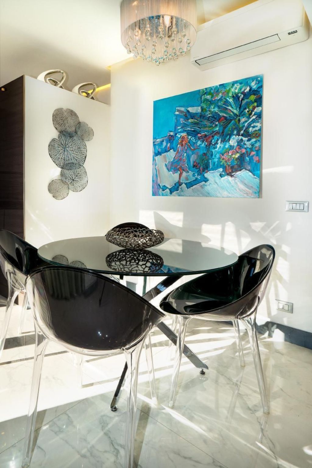 Beachfront Apartment-Inside