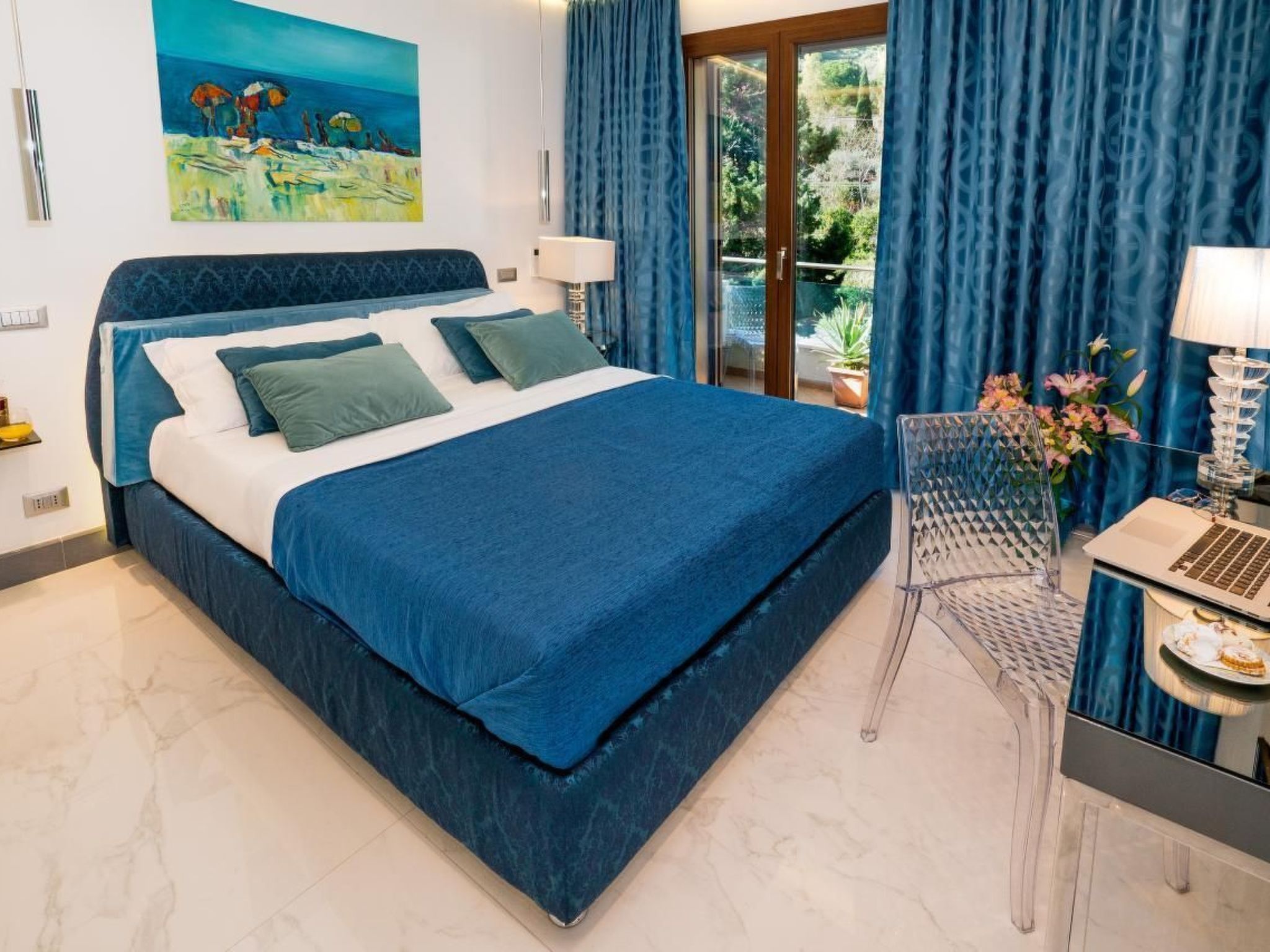 Beachfront Apartment-Inside