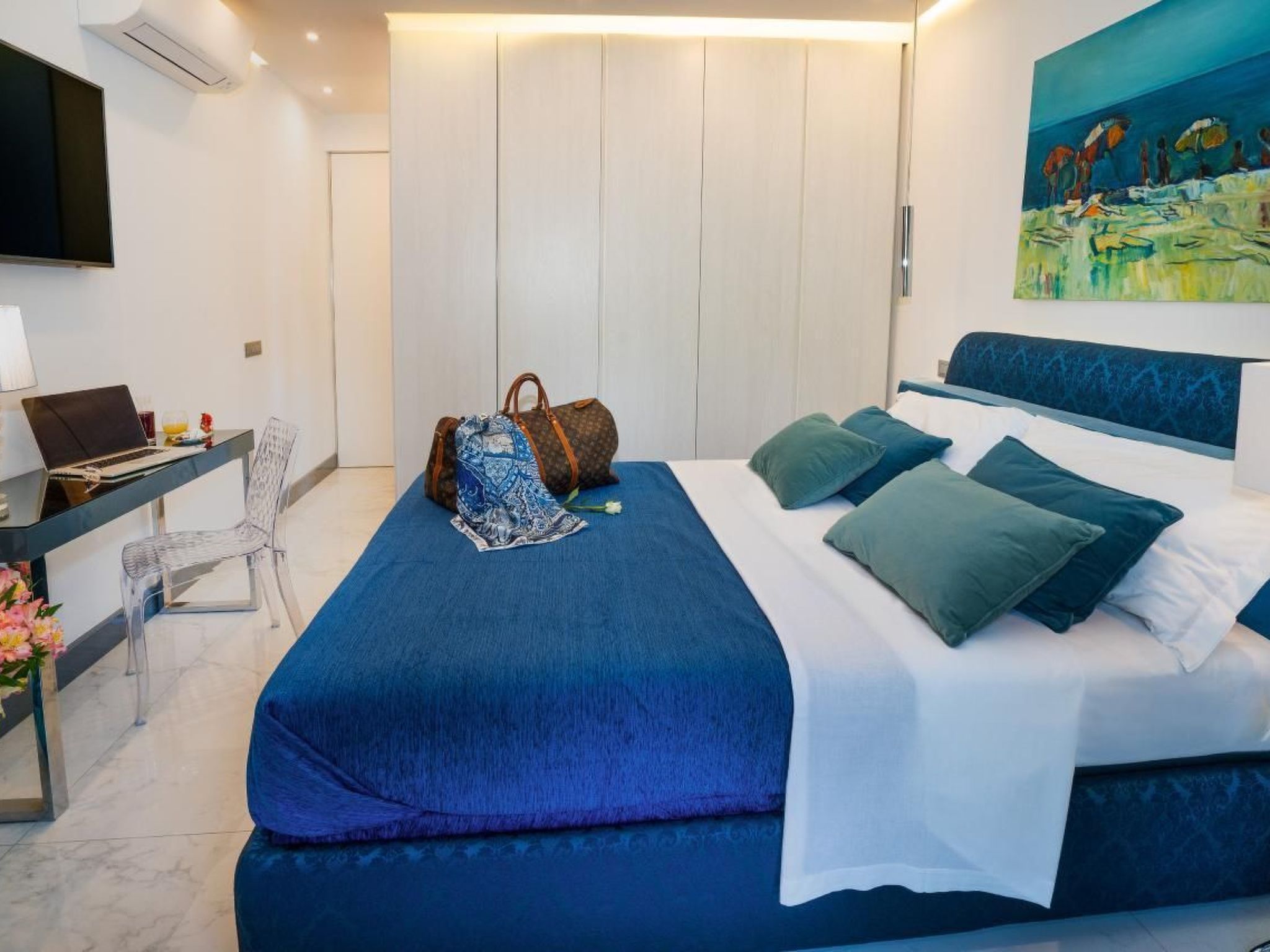 Beachfront Apartment-Inside