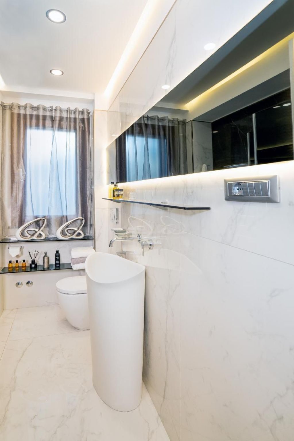 Beachfront Apartment-Inside