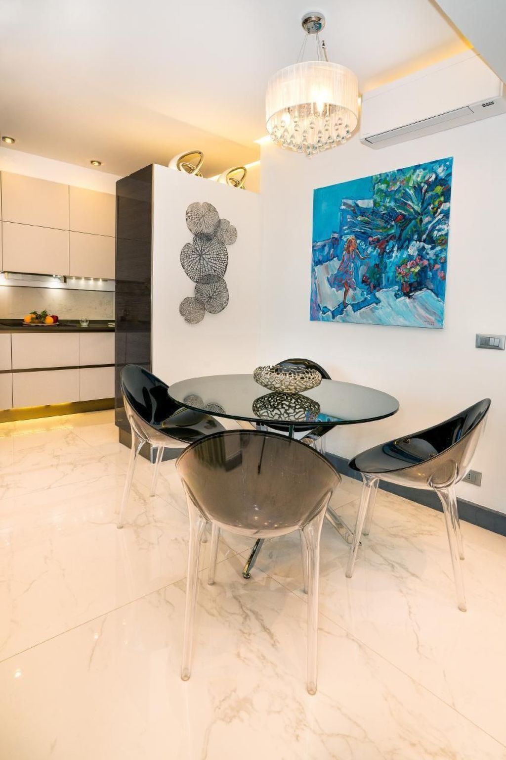 Beachfront Apartment-Inside