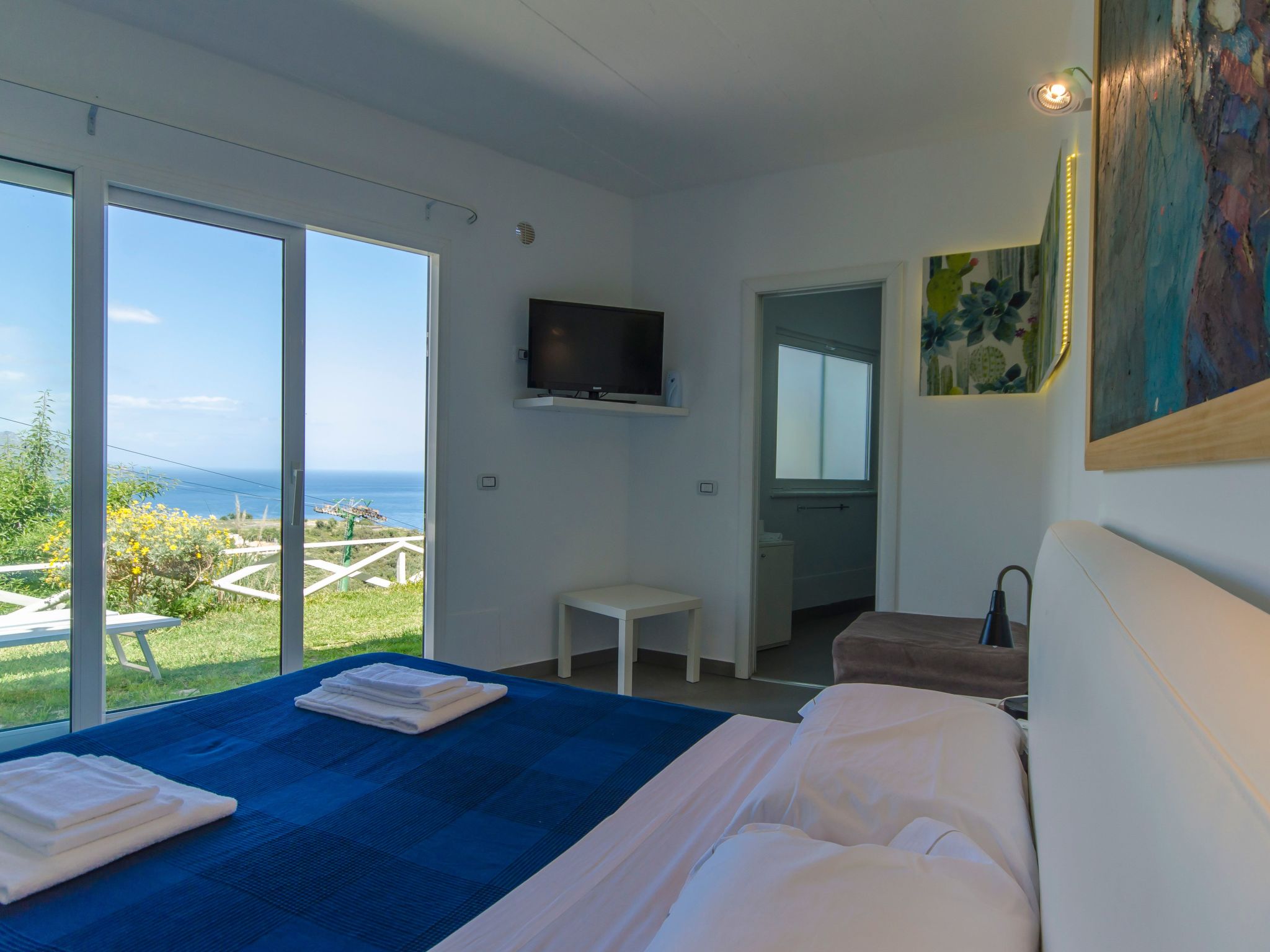 Wohnung mit Meerblick, Balkon und Pool-Image-tags.info