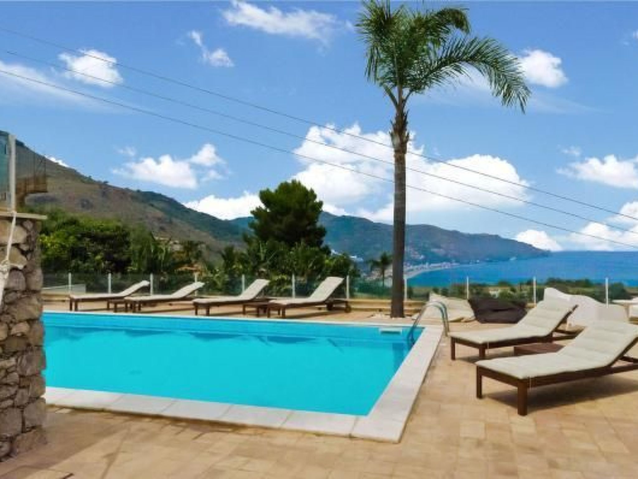 Photo of Wohnung mit Meerblick, Balkon und Pool