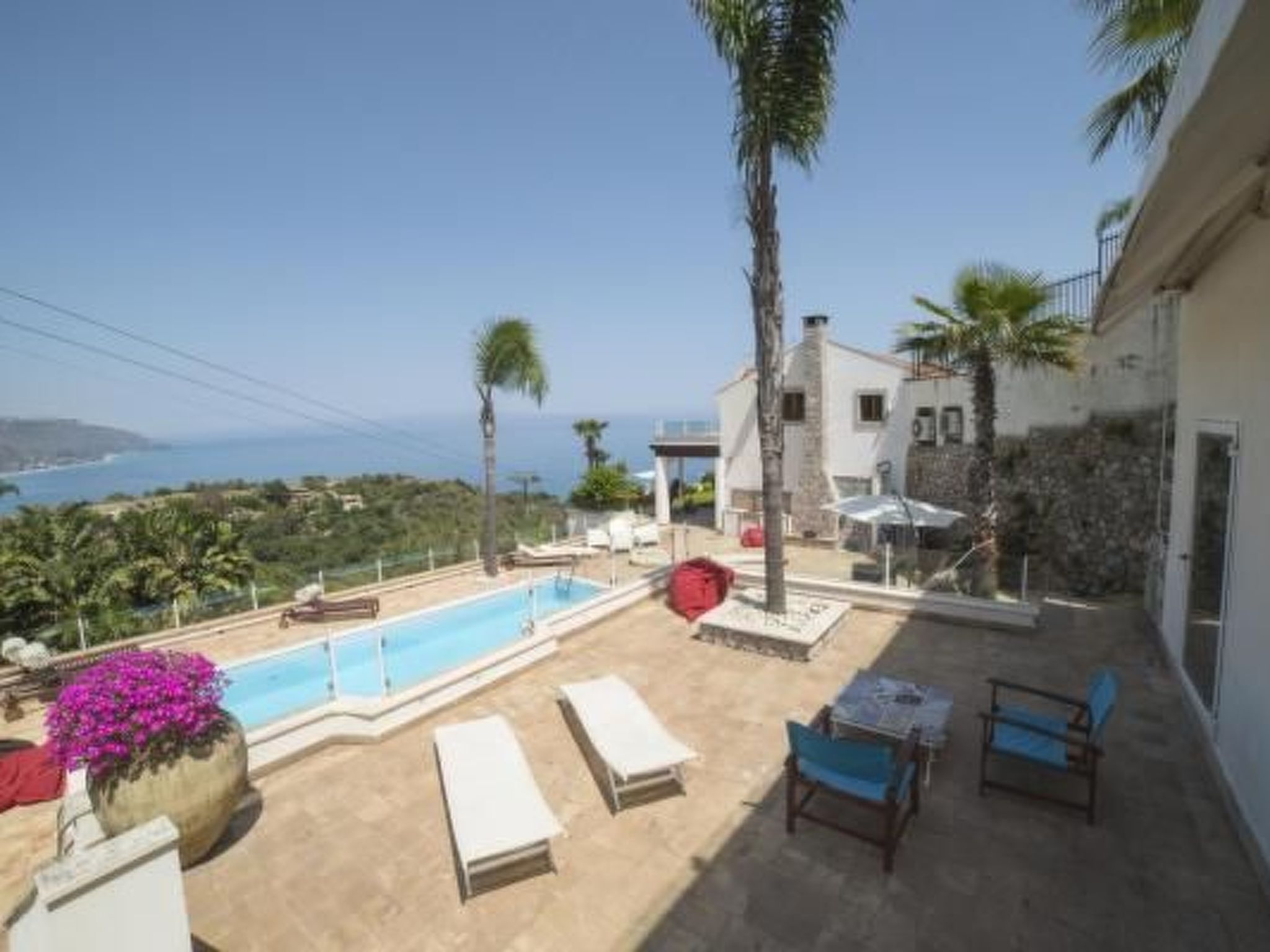 Photo of Wohnung mit Meerblick, Balkon und Pool