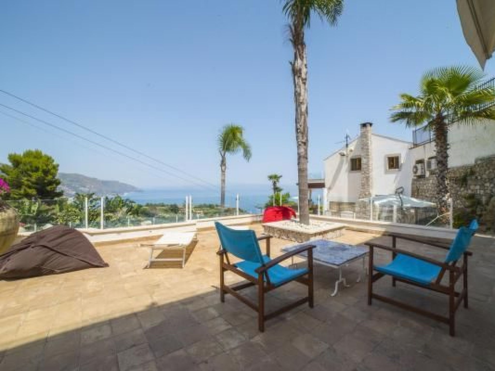 Photo of Wohnung mit Meerblick, Balkon und Pool