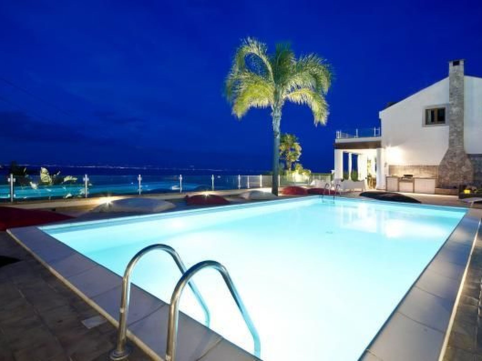 Photo of Wohnung mit Meerblick, Balkon und Pool